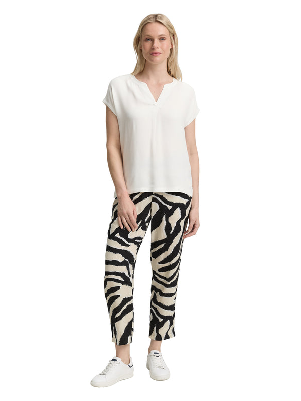 Blusenshirt im Material-Mix