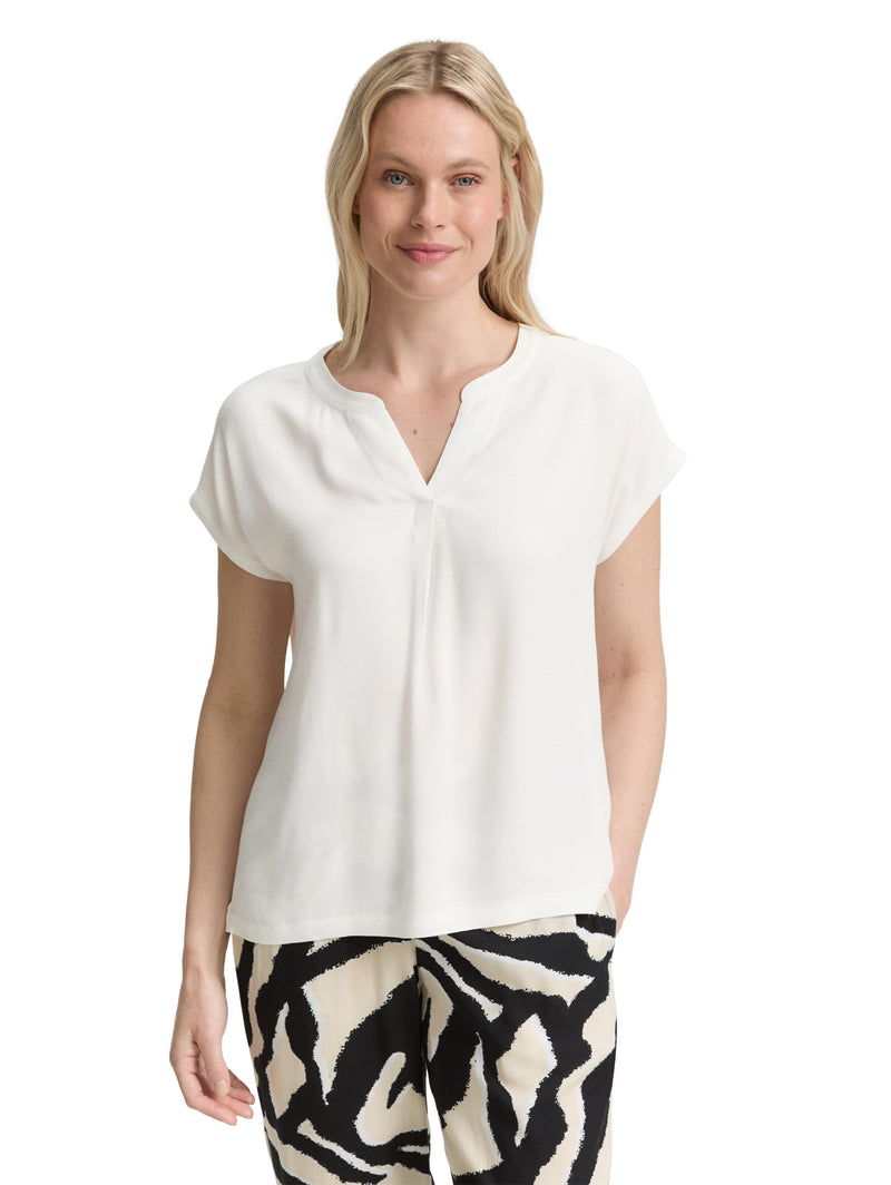 Blusenshirt im Material-Mix