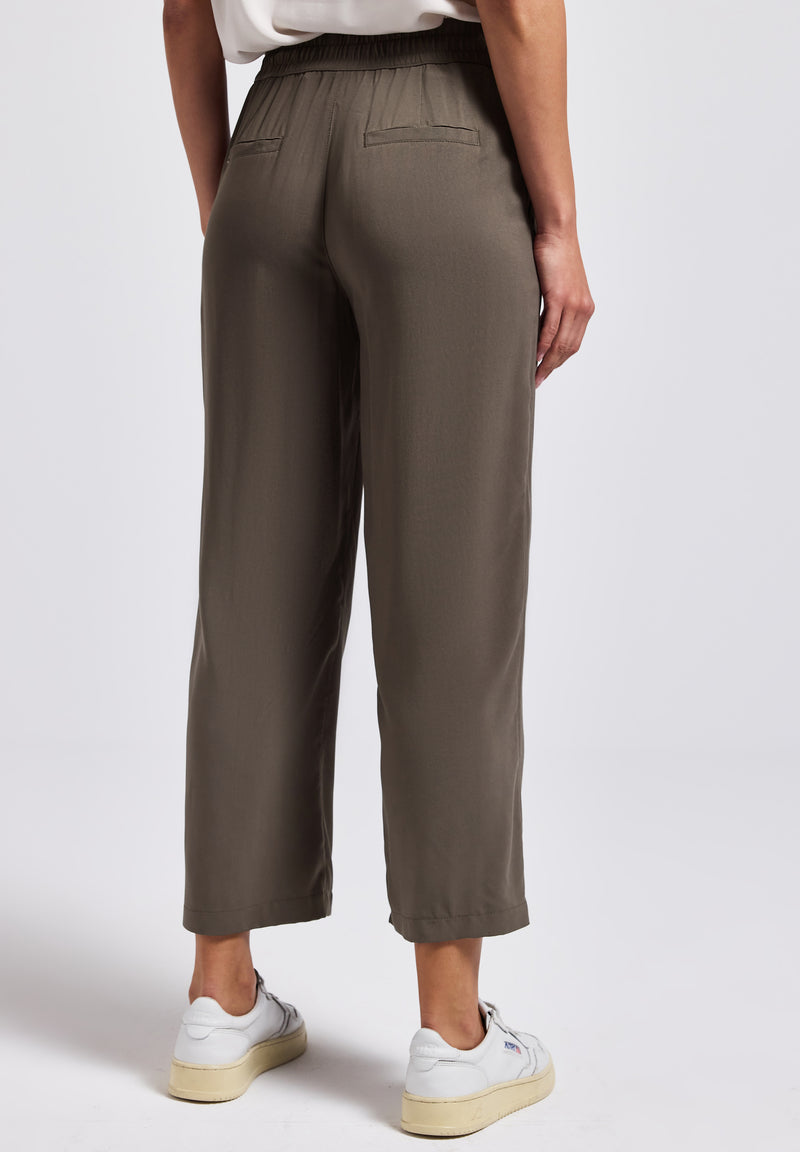 Wide Leg Hose