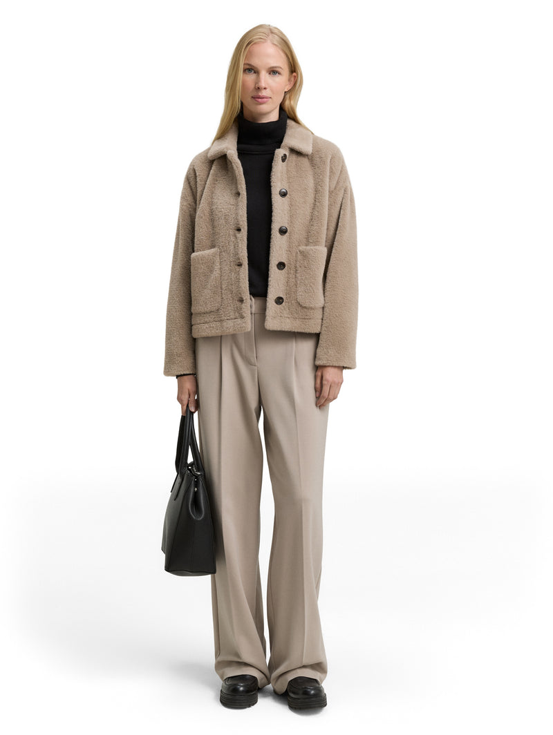 Jacke mit aufgesetzten Taschen