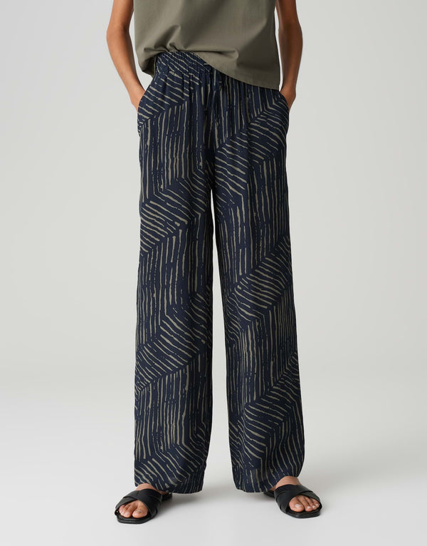 Marou palm leaves