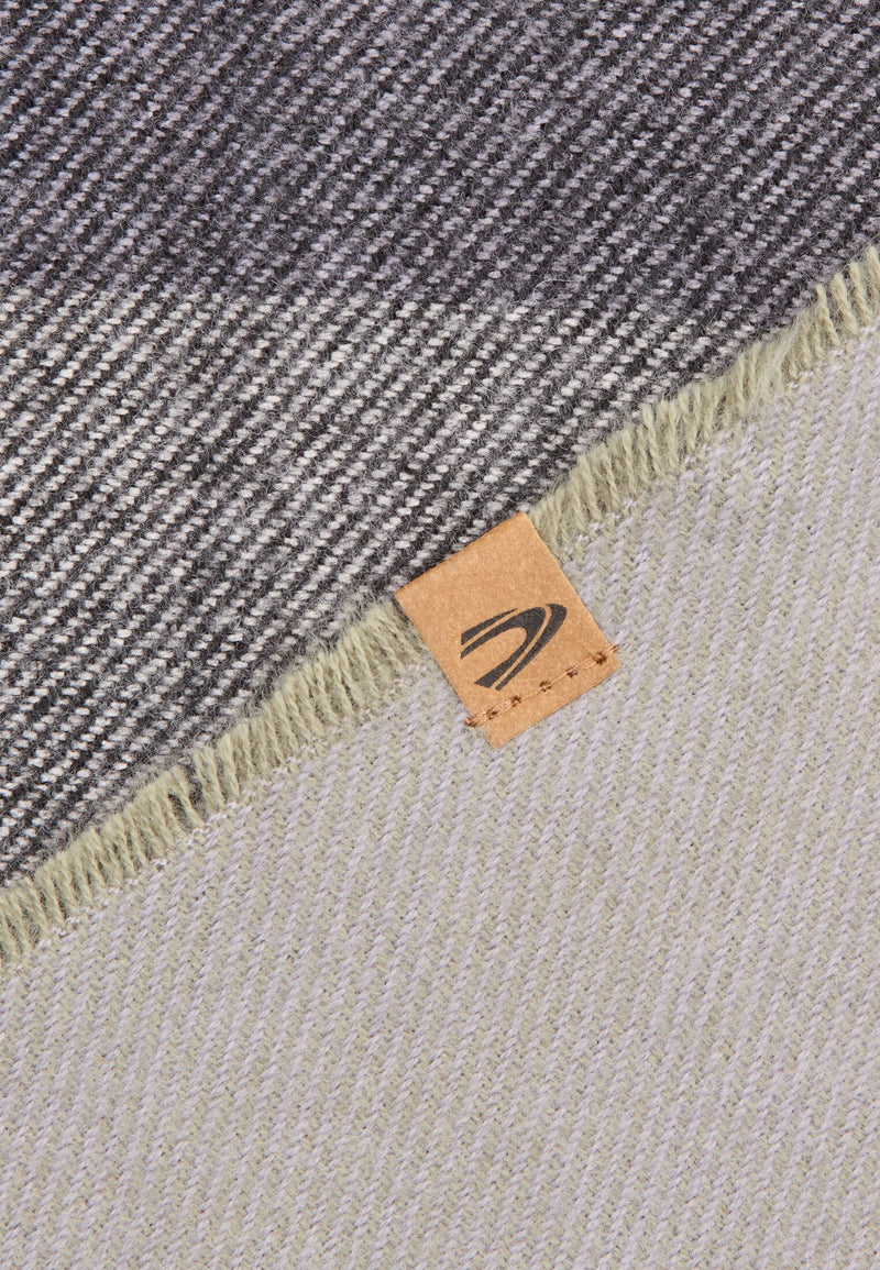 Schal aus recyceltem Polyester