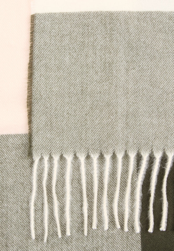 Karoschal mit Fransen