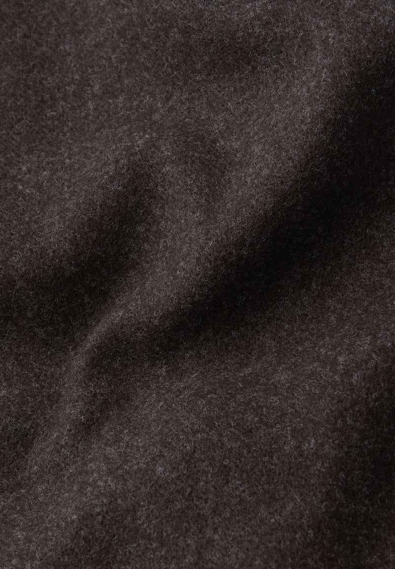 Softer Schal mit Dekosteinen