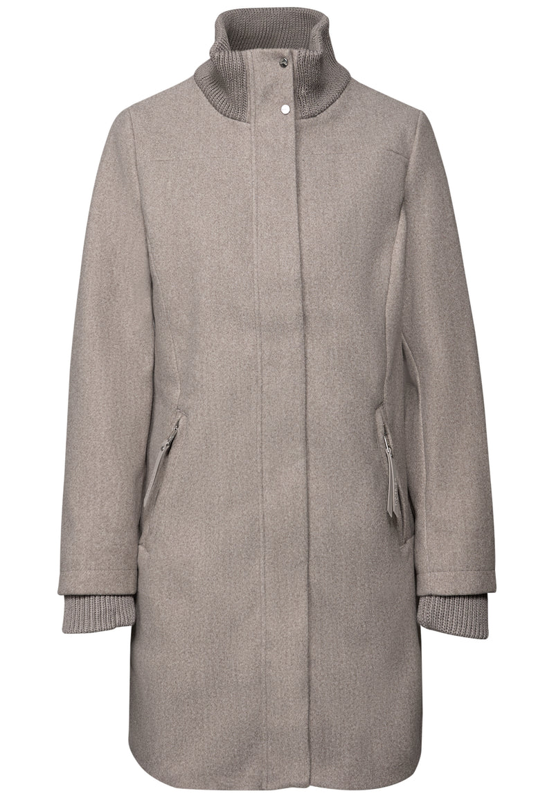 Mantel mit Strickdetails