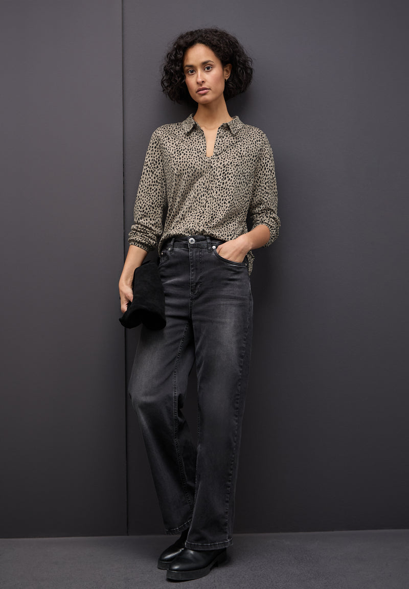 Leo-Shirt mit Hemdkragen