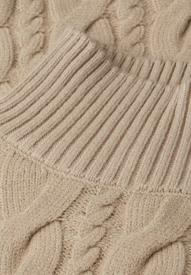 Pullover mit Zopfmuster