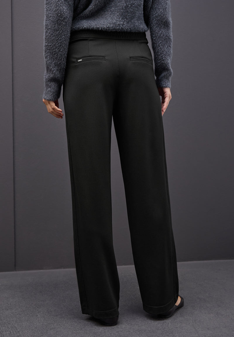 Straight Leg Hose mit Detail